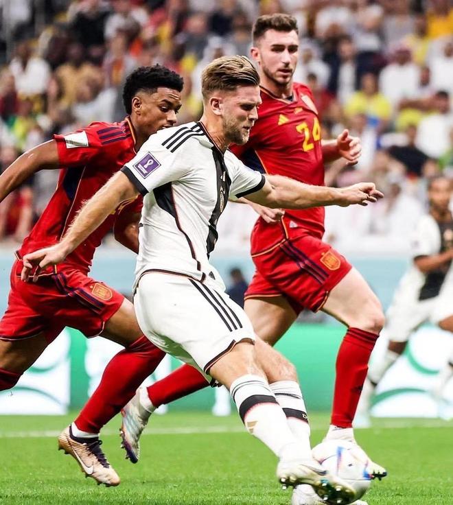 法国客战阿塞拜疆：埃基蒂克、恩昆库首发，舍瓦利耶出战（法国客场对阵阿塞拜疆：埃基蒂克、恩昆库先发，舍瓦利耶登场）