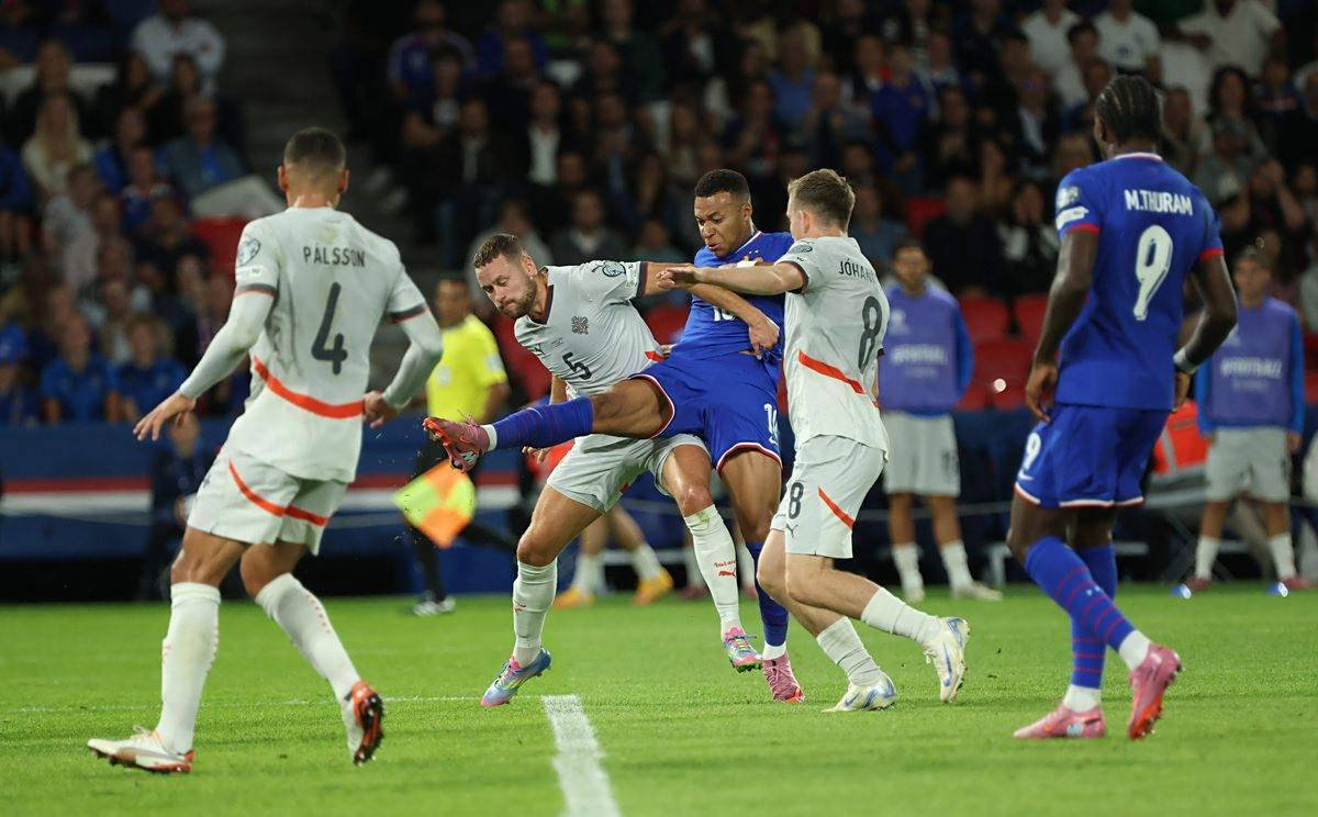 塞维主席：大胜巴萨时感觉球队已达到巅峰，结果转头三连败了（塞维利亚主席：狂胜巴萨时以为已登顶，随后却遭遇三连败）