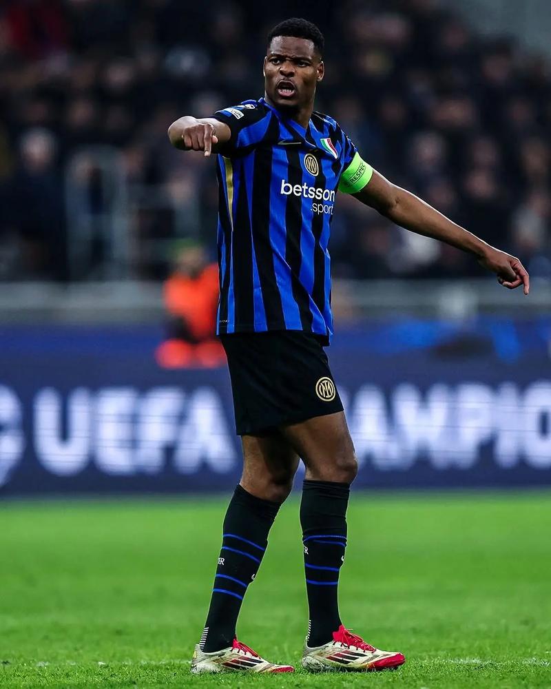 广东大胜广州！三外狂砍60分，王洪泽陈家政太香，徐杰划水！