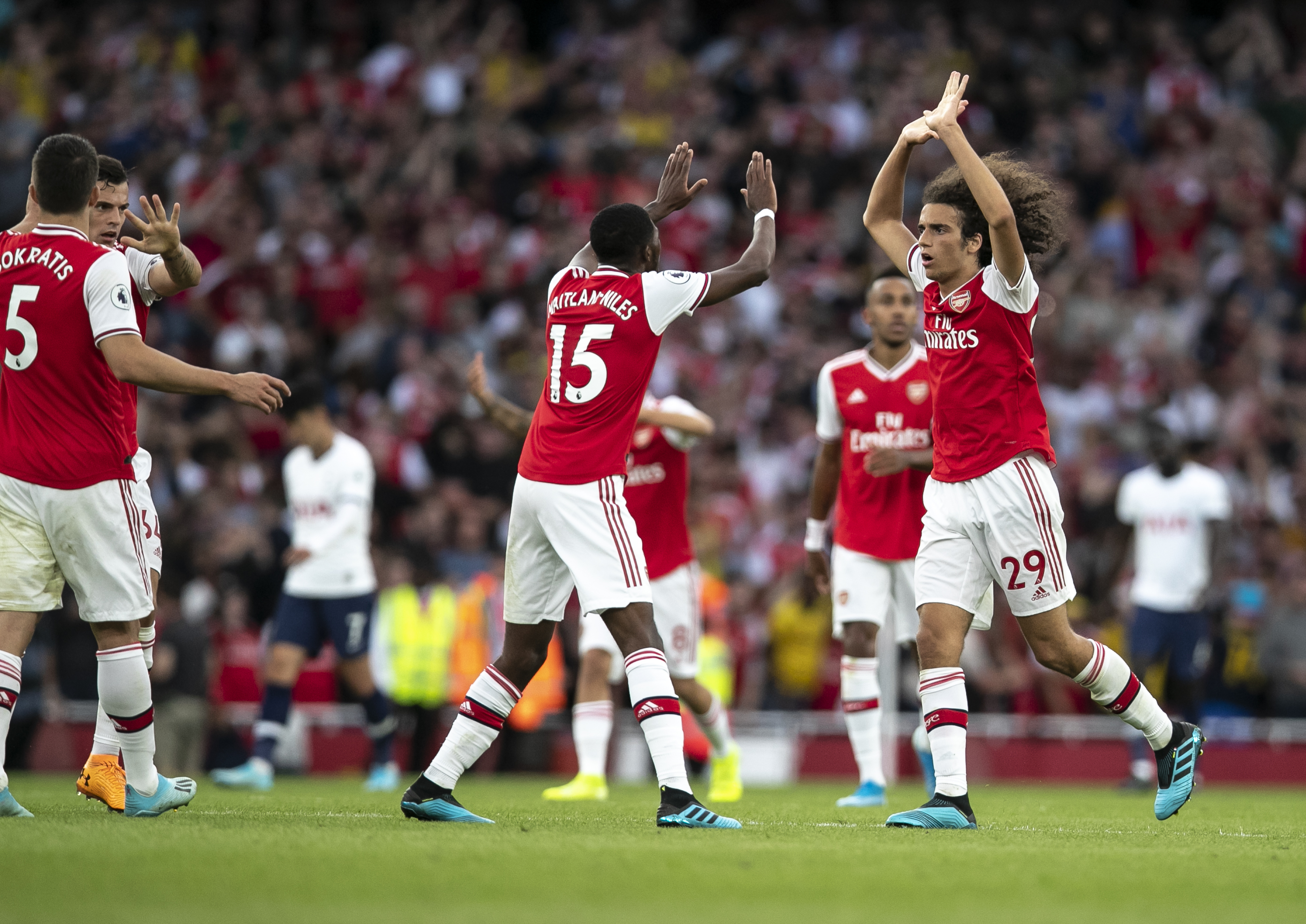 比塞克：不考虑转会问题；我必须持续出场才有机会踢世界杯（比塞克：暂不考虑转会；唯有持续出场才能冲击世界杯）