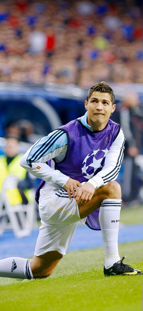 博努奇：小基耶萨可能踢附加赛；球员明白穿意大利球衣的责任（博努奇：小基耶萨或出战附加赛，球员清楚身披意大利战袍的责任）