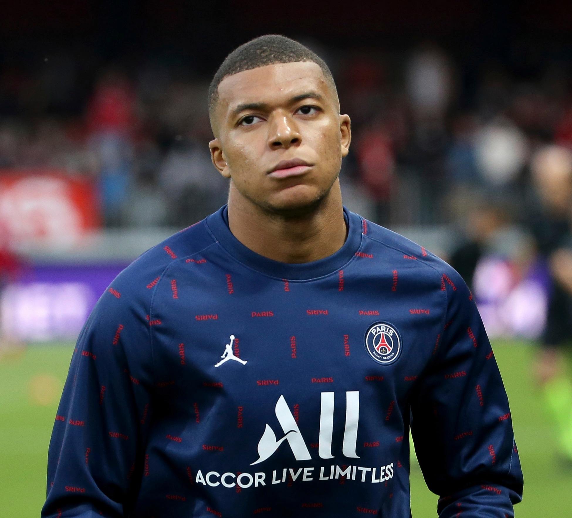 青岛西海岸与国瑞体育赞助签约，国瑞体育赞助80万元理疗产品（青岛西海岸携手国瑞体育，获80万元理疗产品赞助）