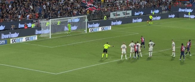 球迷：对方防他像空气一样