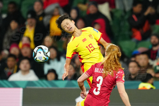 记者：本届世界杯将有半场球员和教练采访，赛前两天开发布会（记者透露：本届世界杯增设半场球员和教练采访，赛前两天举行发布会）