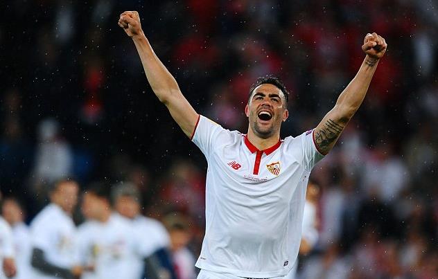 阿斯：维尼修斯希望继续为皇马效力，续约谈判已步入正轨（阿斯：维尼修斯愿留皇马，续约谈判进展顺利）