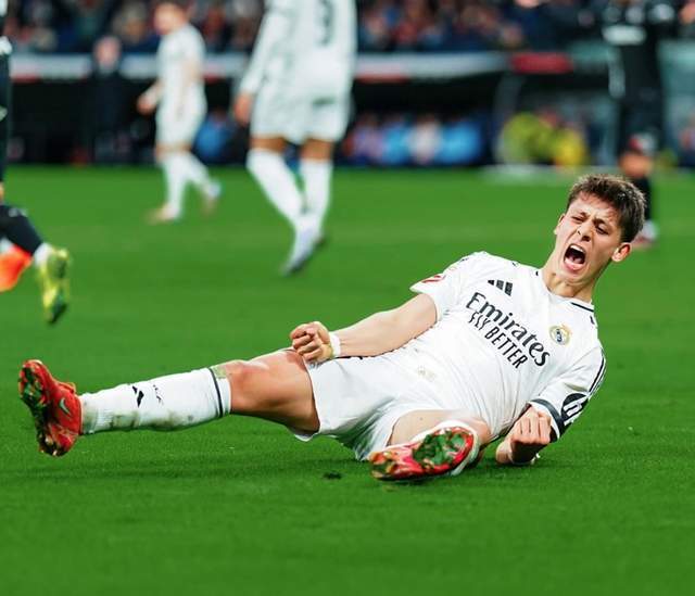 英格兰队＆曼城祝斯特林31岁生日快乐 切尔西无表示 周薪超30万镑（31岁生日斯特林获英格兰队与曼城送祝福，切尔西未表态，周薪超30万镑）