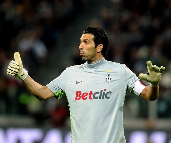 球报：谢尔德鲁普因分享未成年人性爱视频被判缓刑14天（球报：谢尔德鲁普因传播涉未成年人性爱视频被判处14天缓刑）