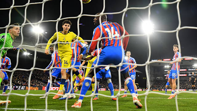 上海申花迎建队32周年纪念日，俱乐部官方发布庆贺海报（上海申花建队32周年之际，俱乐部发布纪念海报）